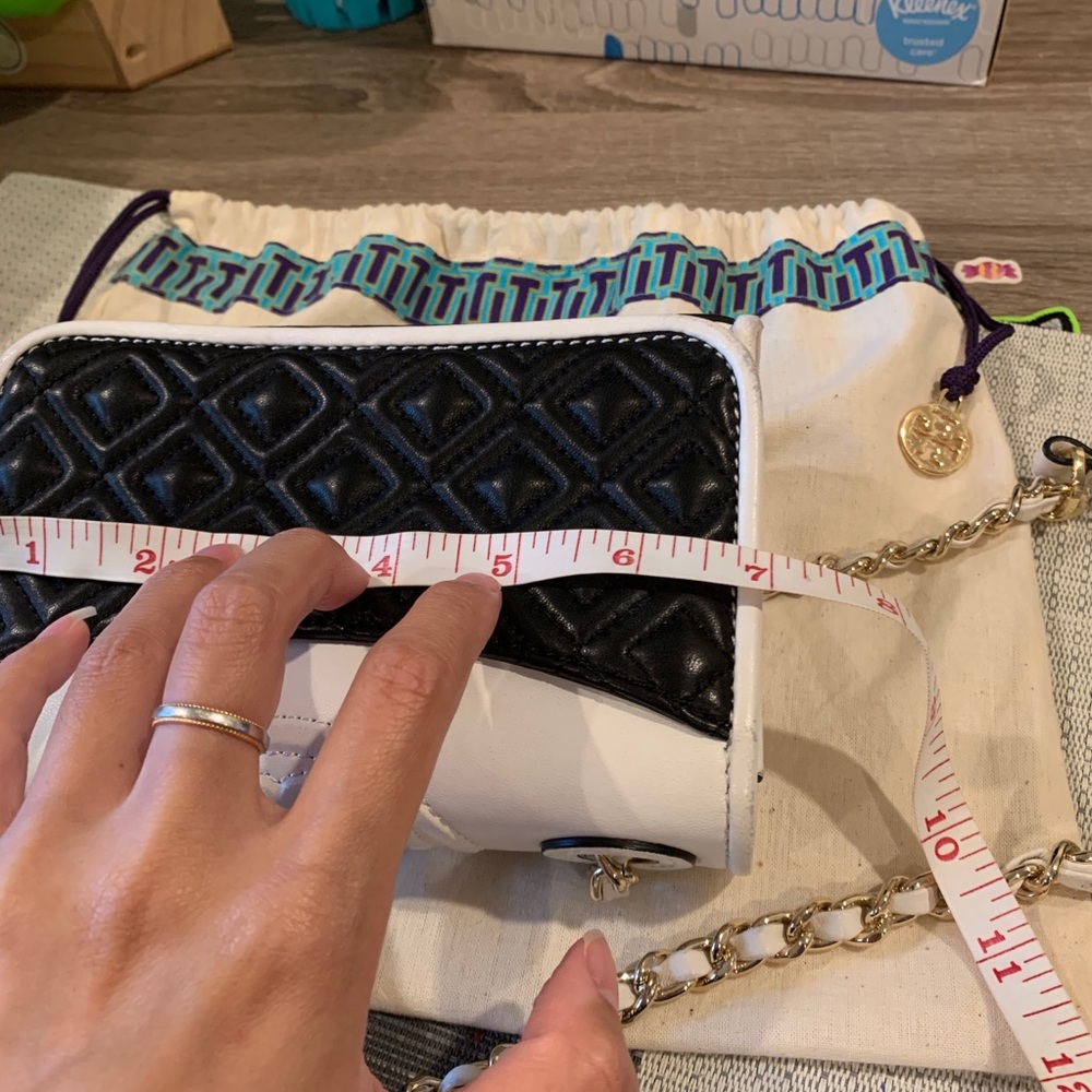 Cute Tory Burch Crossbody - Picture 7 of 13